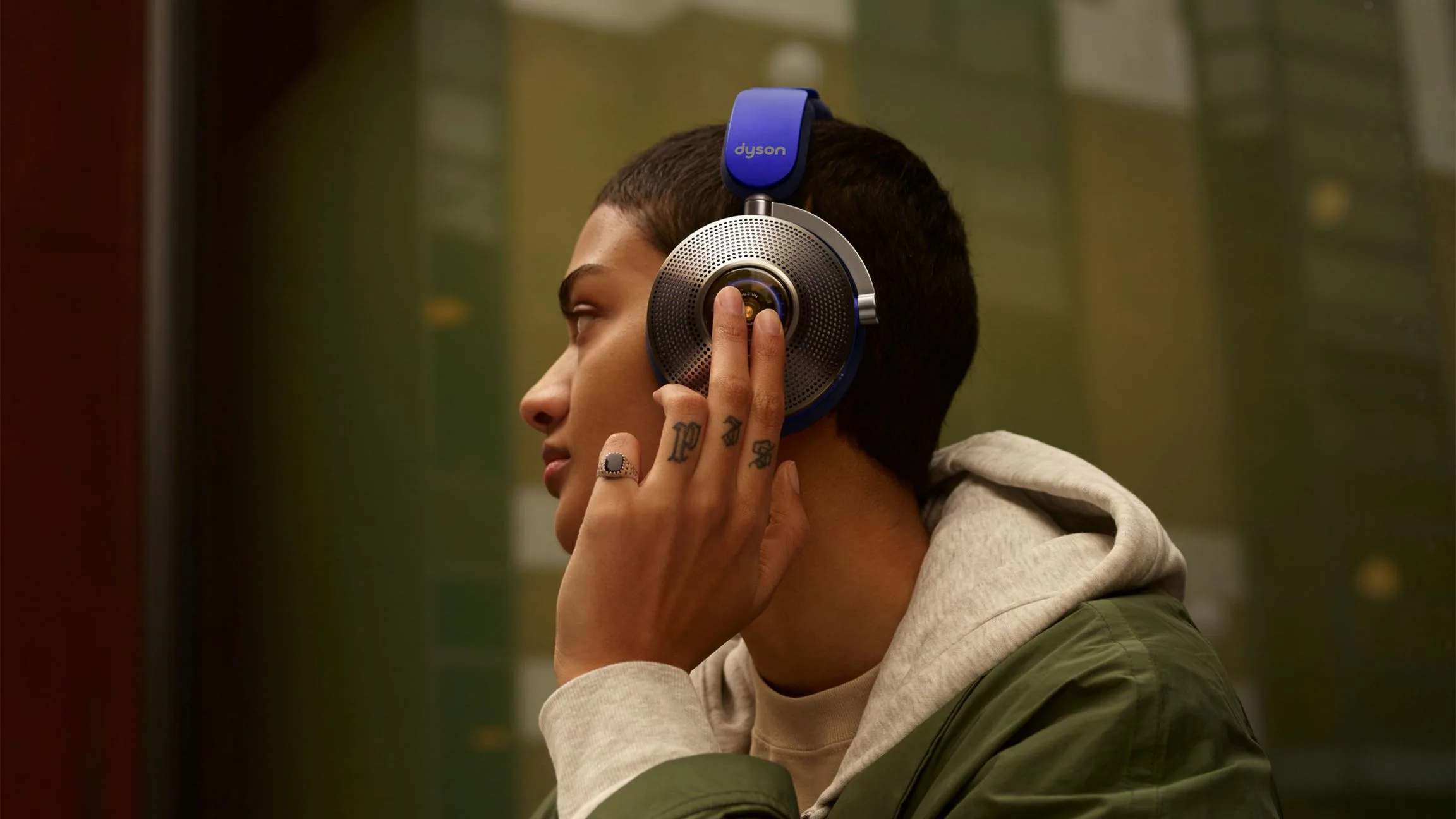 Dyson Zone™ noise-cancelling headphones (Prussian blue/Bright copper) - Image 3