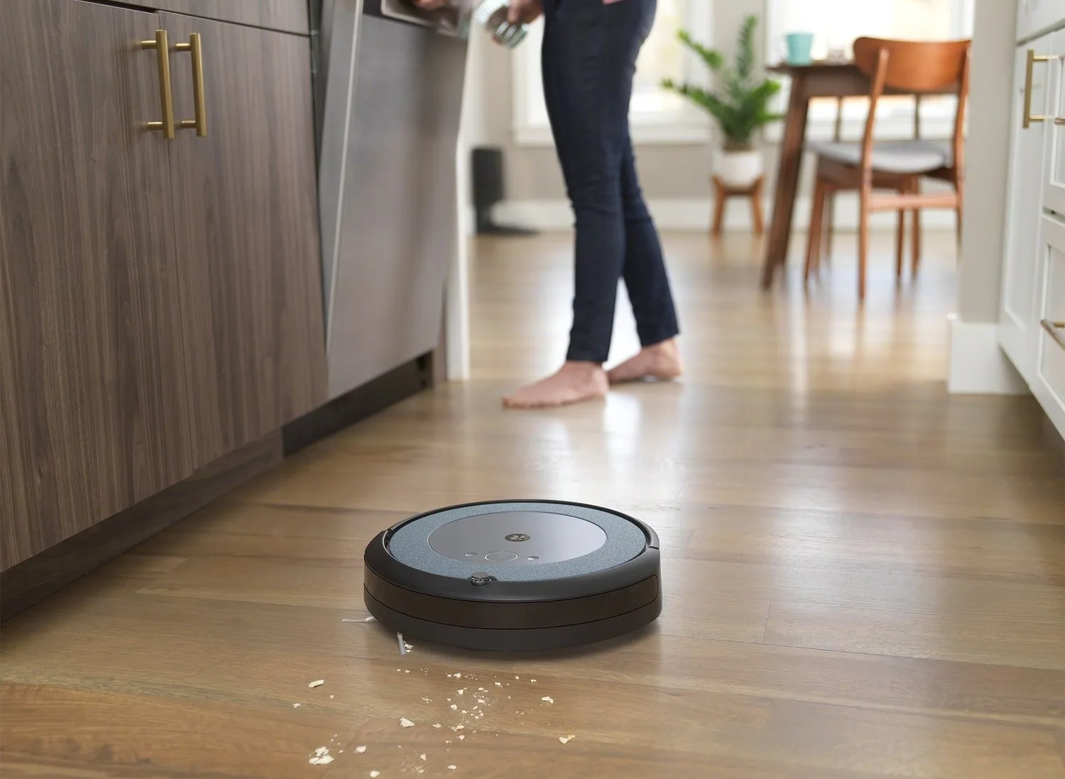 IRobot I355840 Roomba i3+ Robotic Vacuum Cleaner - Image 2